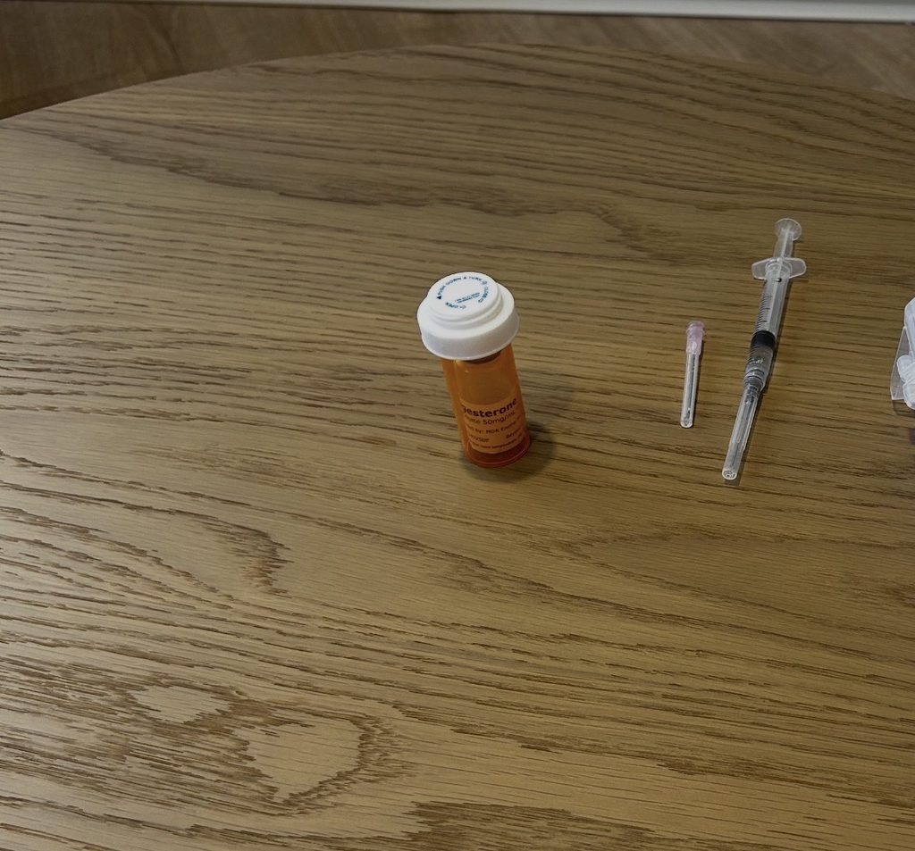 妊娠10週目まで続いたホルモン注射。